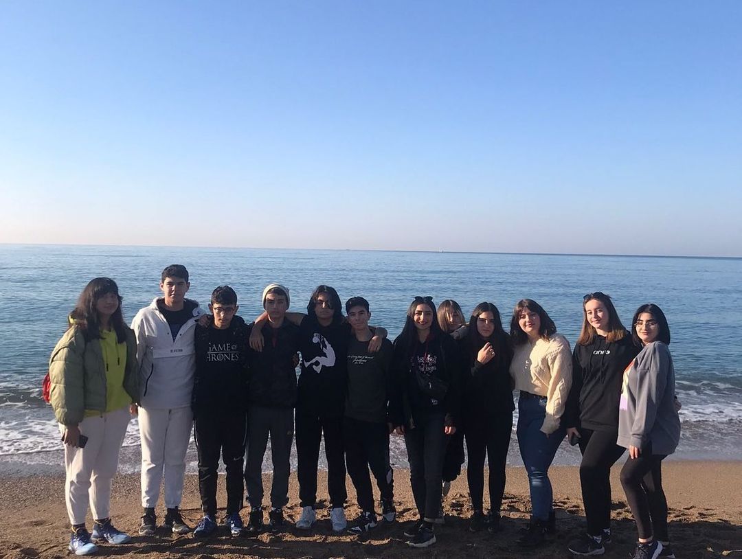 Öğrencilerimizle birlikte deniz kenarında güzel bir kaçamak yaptık.