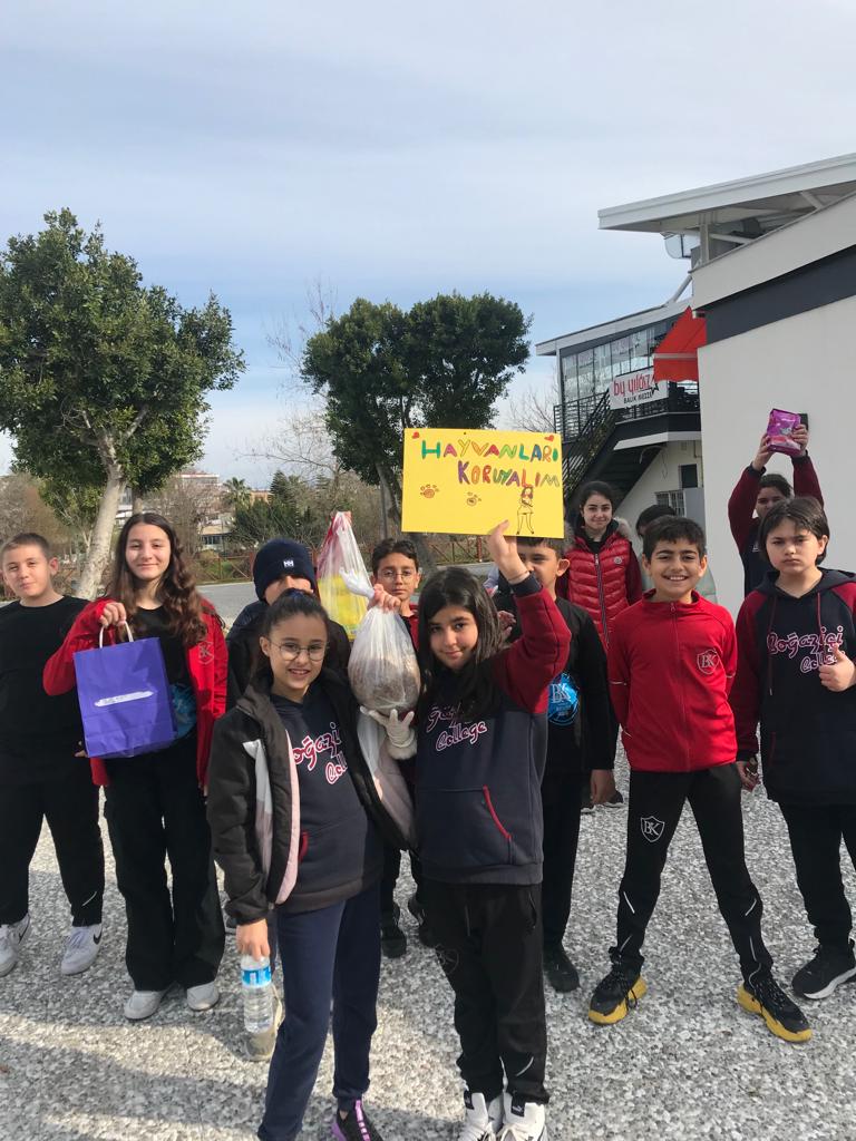 Sosyal Sorumluluk Projemiz: Hayvanları Koruyoruz ve Besliyoruz